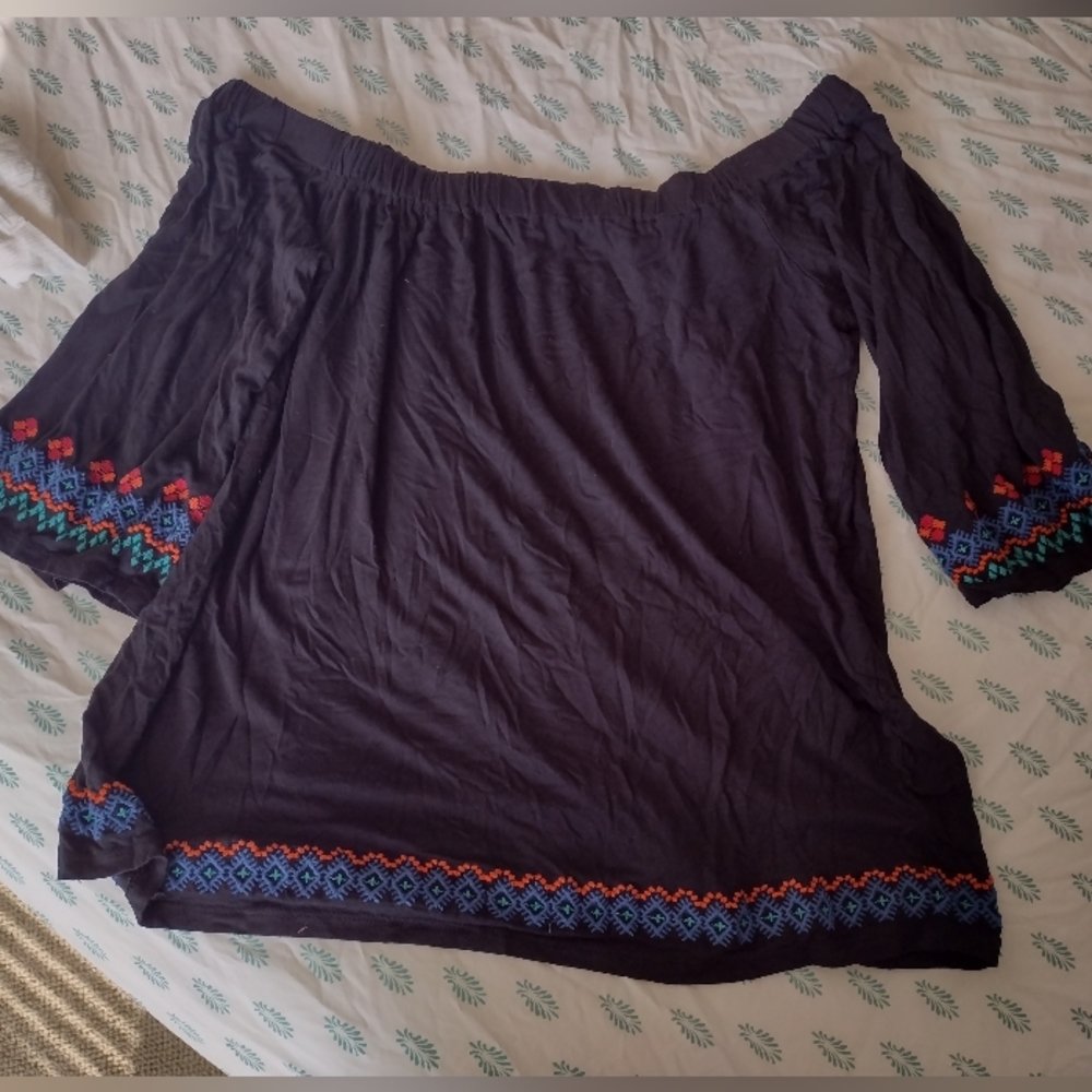 Loft Off the Shoulder Embroidered top size L